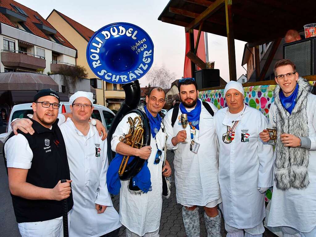 Eindrcke vom Narrenbaumstellen und vom Hemdglunki-Umzug in Wyhlen am Schmutzige Dunschtig