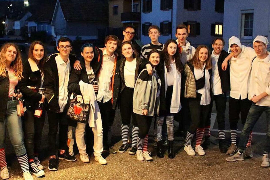 Istein: Teilnehmer warten auf den Abmarsch (Foto: Natascha Lapp) Istein: Teilnehmer warten auf den Abmarsch (Foto: Natascha Lapp)