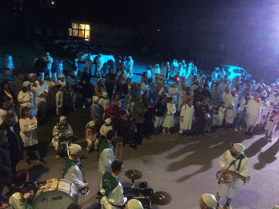 Am Abend des &#8222;Schmutzige Dunschd...Strae in Gottenheim den Hemdglunkern.  | Foto: Mario Schneberg