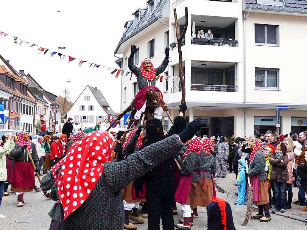 Fasnetsumzug am Sonntagnachmittag in Waldkirch