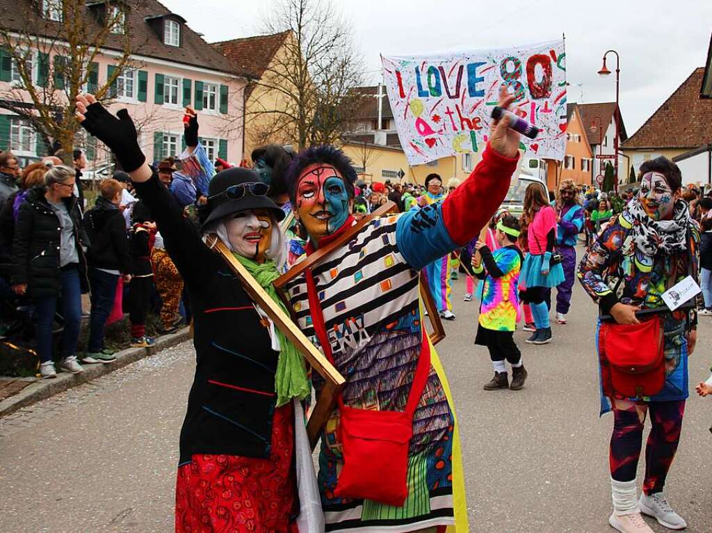 Die ZIschdigs-Hocker fallen aus dem (Bilder-)Rahmen