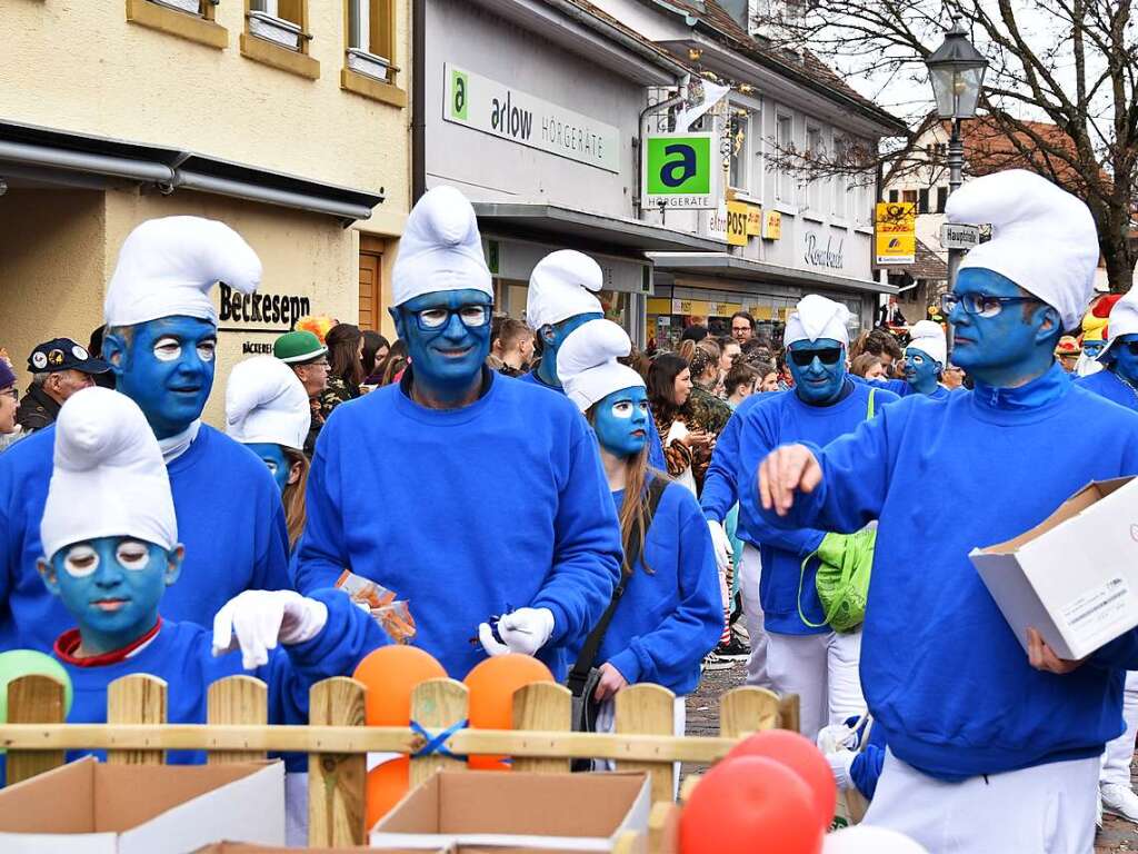 Ein bunter Gaudiwurm bewegte sich am Fasnetsonntag durch Kirchzarten