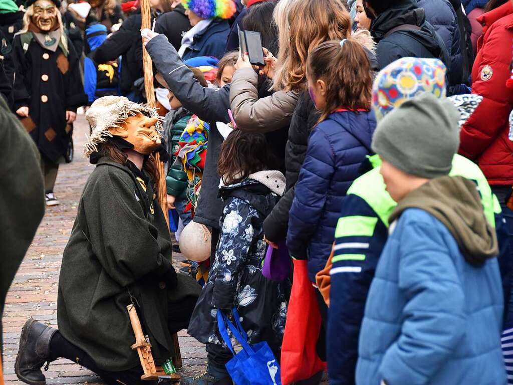 Ein bunter Gaudiwurm bewegte sich am Fasnetsonntag durch Kirchzarten