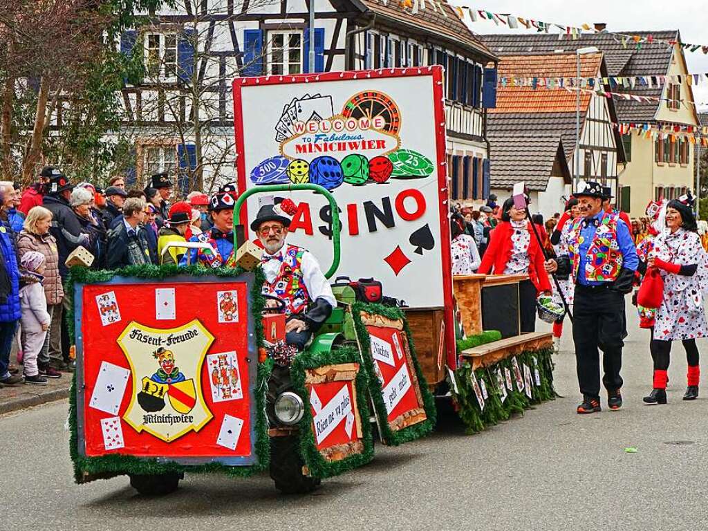 Der Umzug in Mnchweier: Casino Wagen der Fasentfreunde