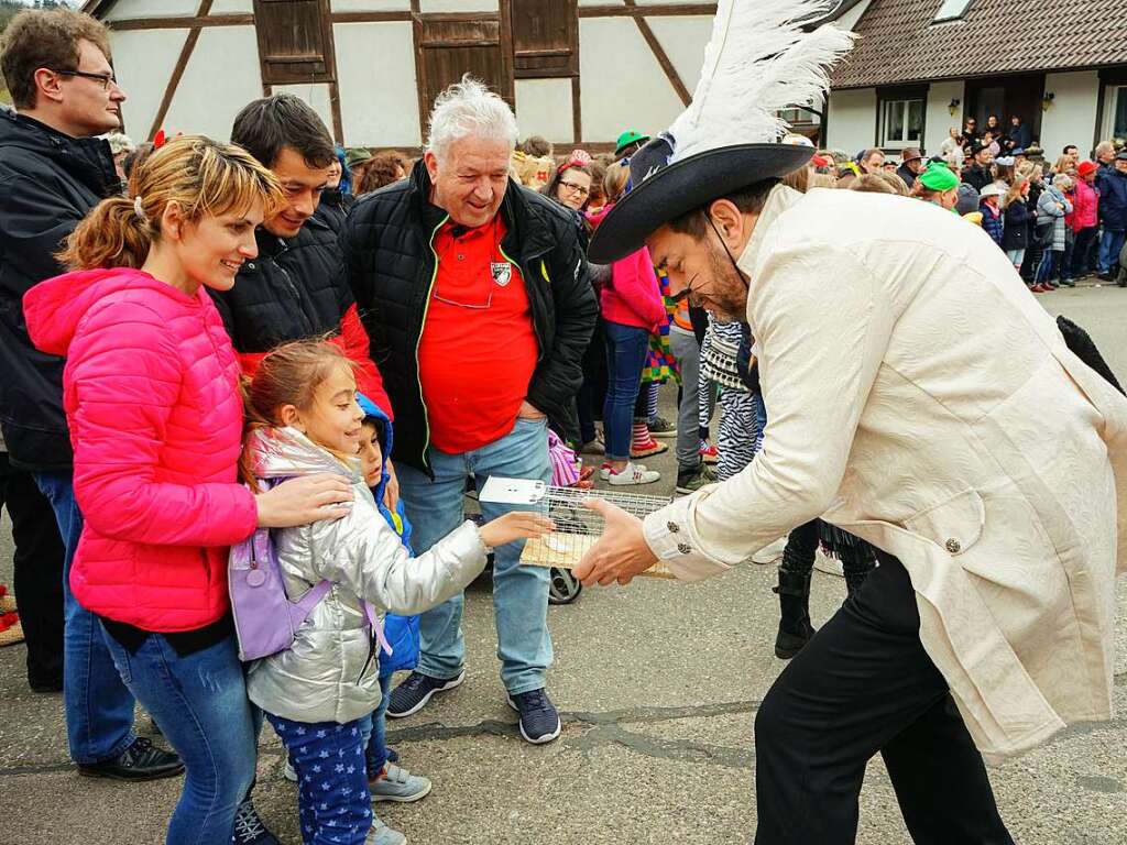 Der Umzug in Mnchweier: Gruppe Berg und Tal aus Altdorf als gestiefelter t Kater