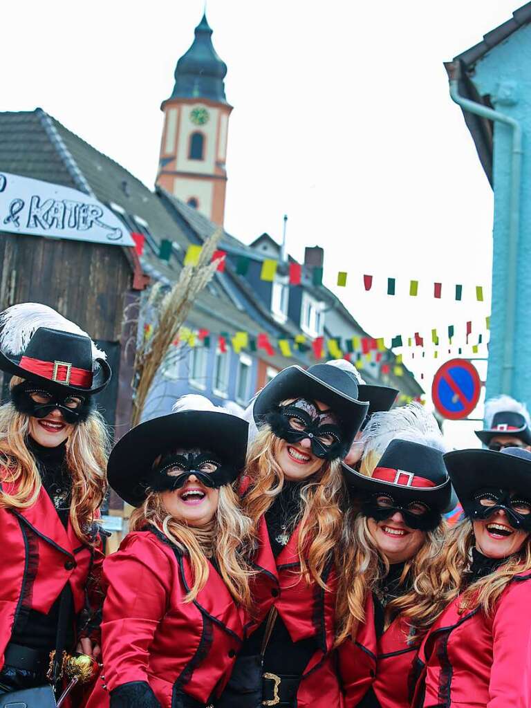 Der Umzug in Altdorf: Altdorfer Gruppe Berg und Tal als gestiefelte Kater