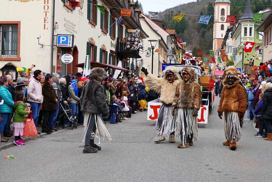 Fotos Imposante Wagen beim Zeller Fasnachtsumzug Zell im Wiesental