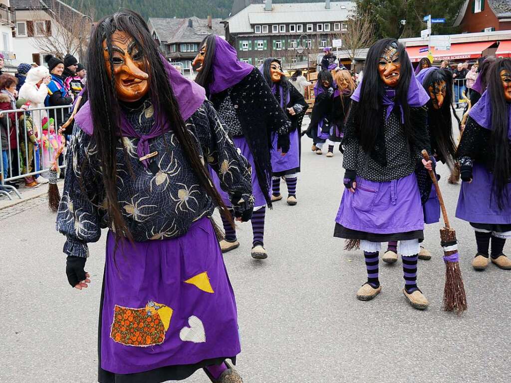 Bernloch-Hexen von der Narrenzunft Bondorf.