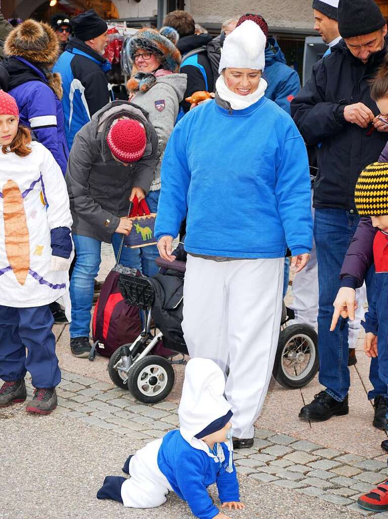 Auch Schlmpfe kamen zum Seemer Umzug schauen.