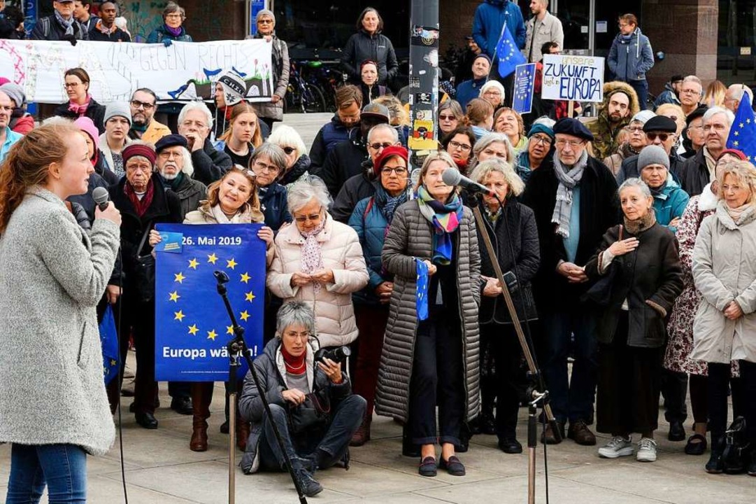 &#8222;Wir mssen lauter sein als die ...lerin Anna Mller  bei der Kundgebung.  | Foto: Thomas Kunz