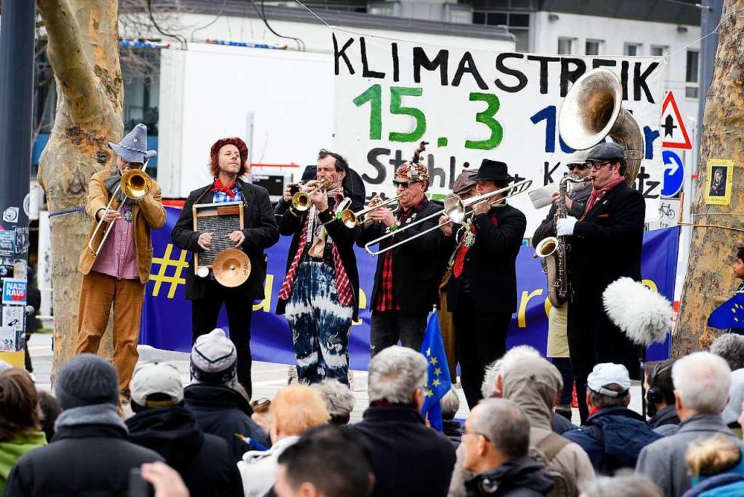 Untersttzung gab&#8217;s von der Fasnacht.  | Foto: Thomas Kunz