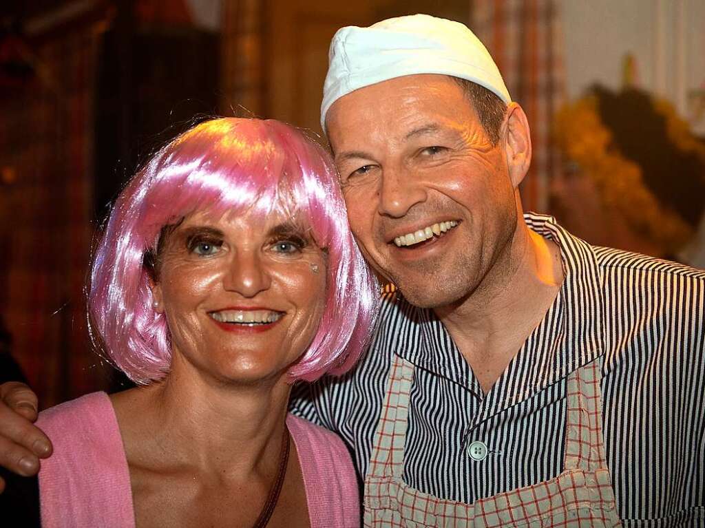 Maskenball der Wellendinger Frsche und der Familie Selb vom Felsenkeller in Wellendingen: Der Metzger und  seine Landfrau.