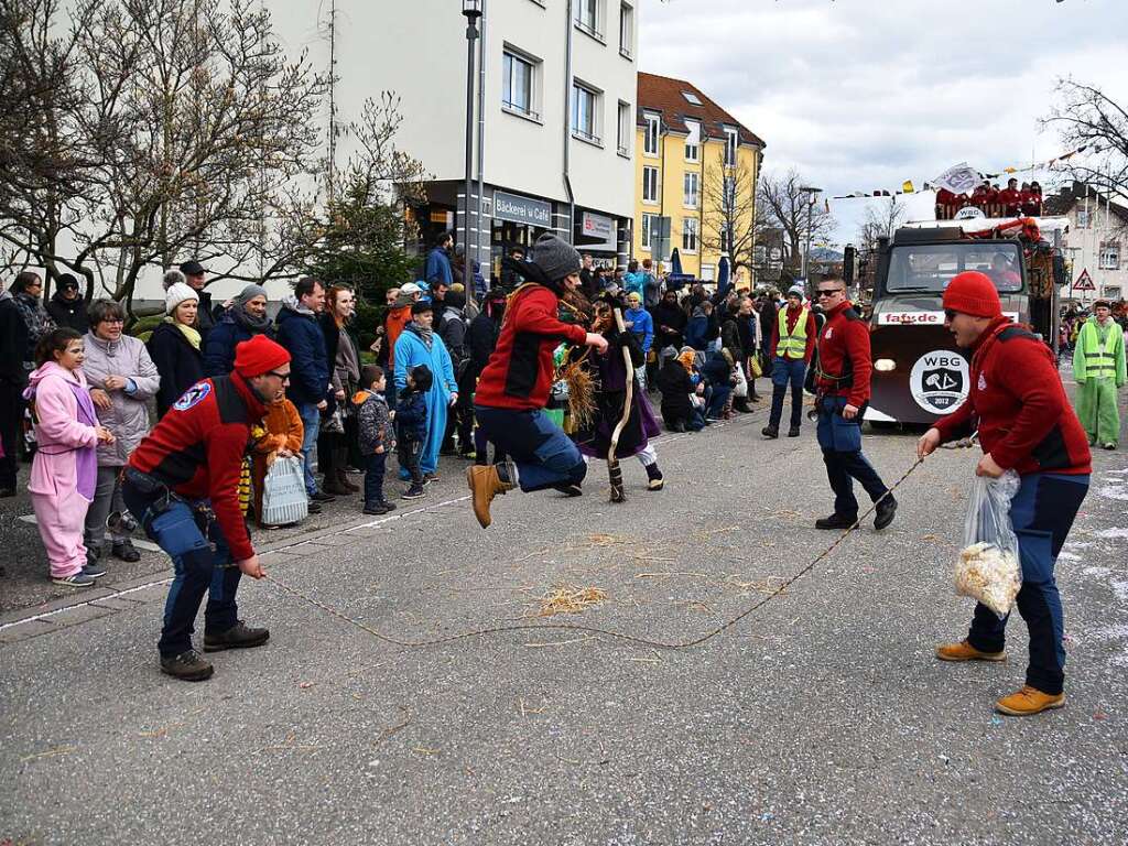 Erst sonnig-warm, dann feucht-frhlich war der Fasnetmendig-Umzug in Denzlingen.