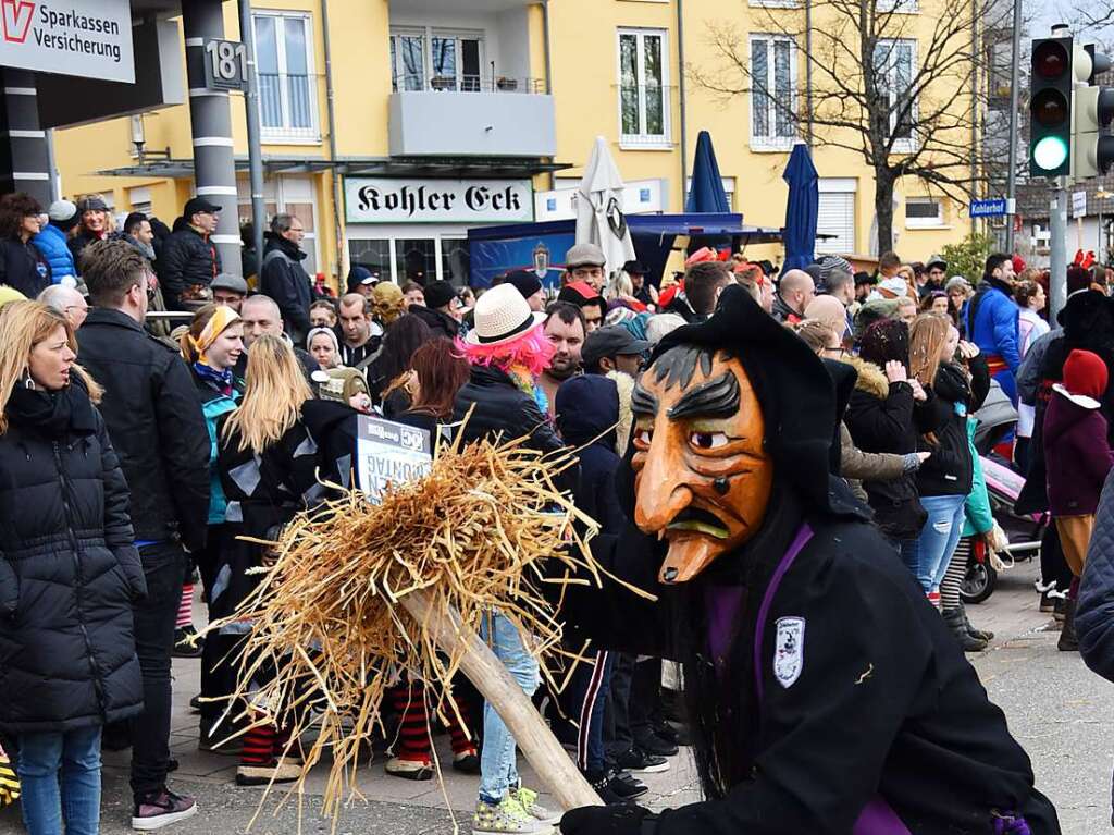 Erst sonnig-warm, dann feucht-frhlich war der Fasnetmendig-Umzug in Denzlingen.