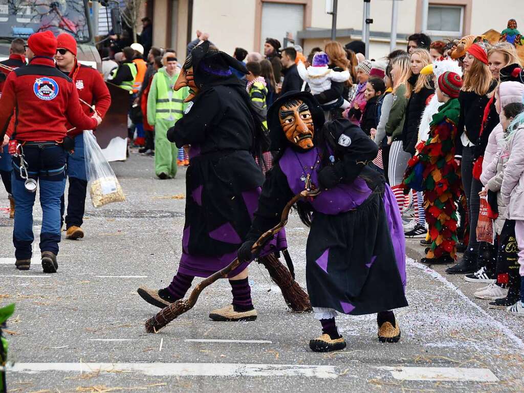 Erst sonnig-warm, dann feucht-frhlich war der Fasnetmendig-Umzug in Denzlingen.