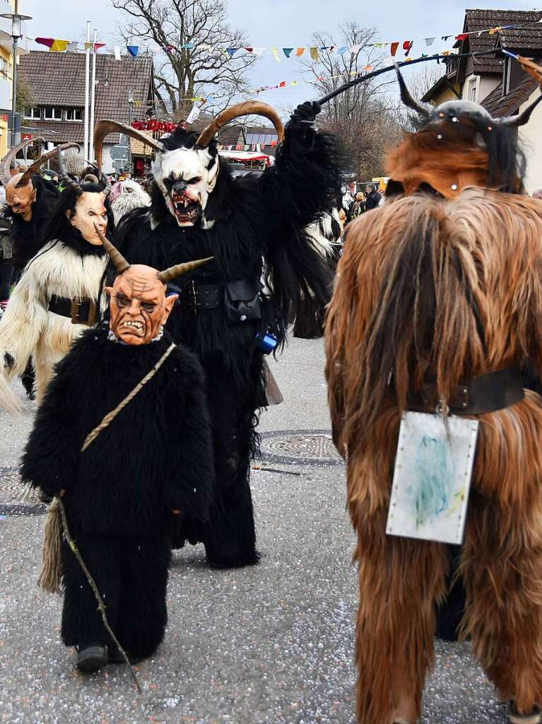 Erst sonnig-warm, dann feucht-frhlich war der Fasnetmendig-Umzug in Denzlingen.