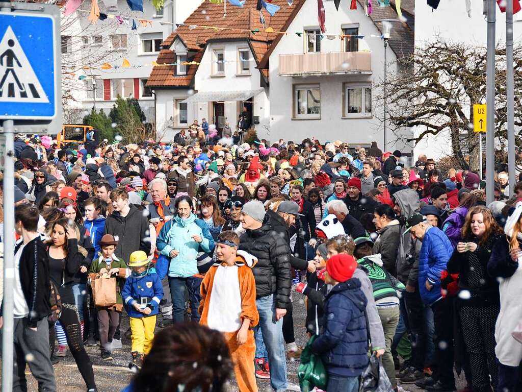 Erst sonnig-warm, dann feucht-frhlich war der Fasnetmendig-Umzug in Denzlingen.