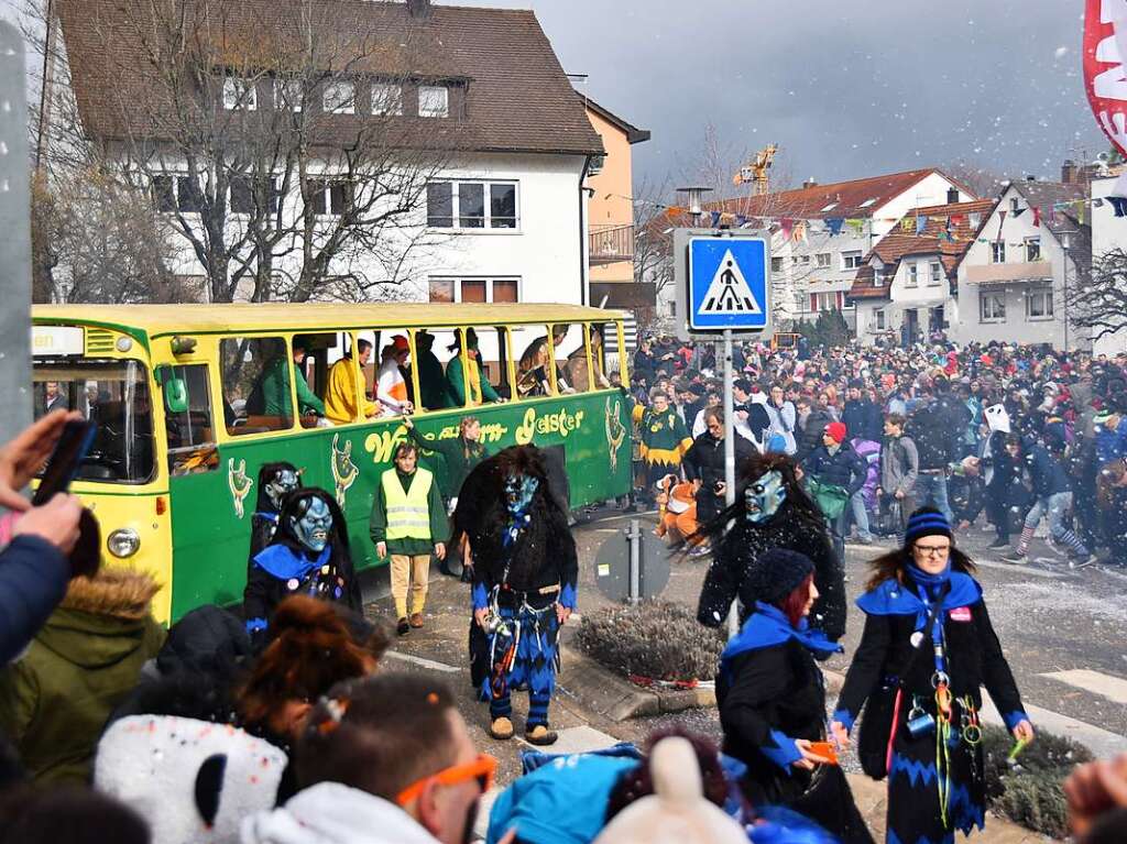 Erst sonnig-warm, dann feucht-frhlich war der Fasnetmendig-Umzug in Denzlingen.