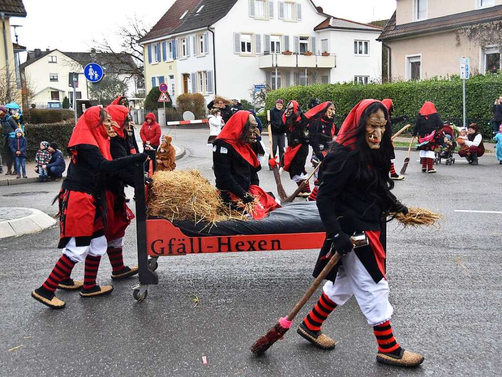 Erst sonnig-warm, dann feucht-frhlich war der Fasnetmendig-Umzug in Denzlingen.