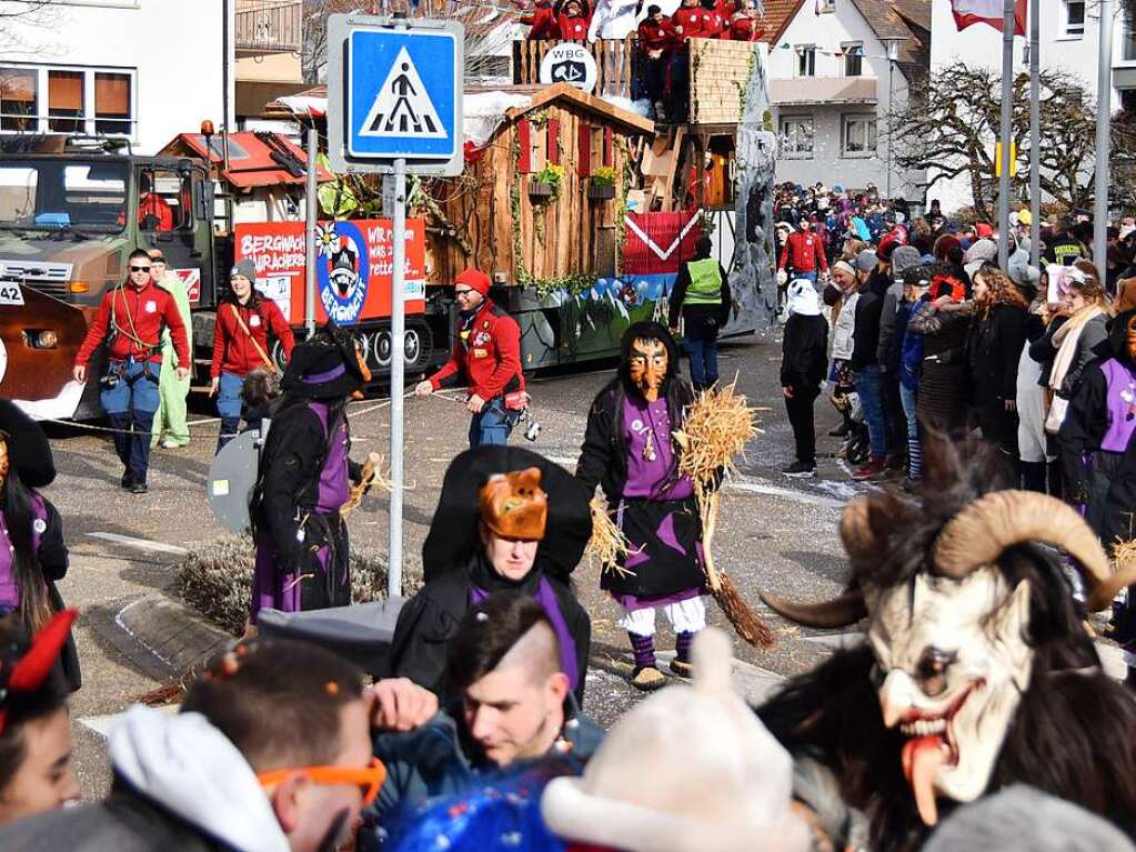 Erst sonnig-warm, dann feucht-frhlich war der Fasnetmendig-Umzug in Denzlingen.