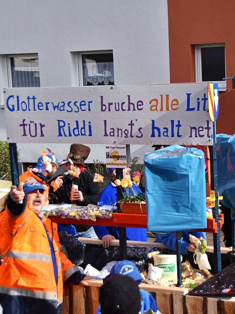 Erst sonnig-warm, dann feucht-frhlich war der Fasnetmendig-Umzug in Denzlingen.