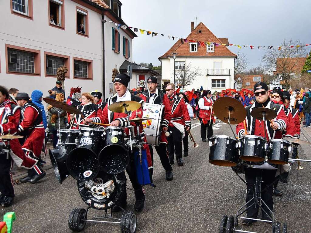 Erst sonnig-warm, dann feucht-frhlich war der Fasnetmendig-Umzug in Denzlingen.