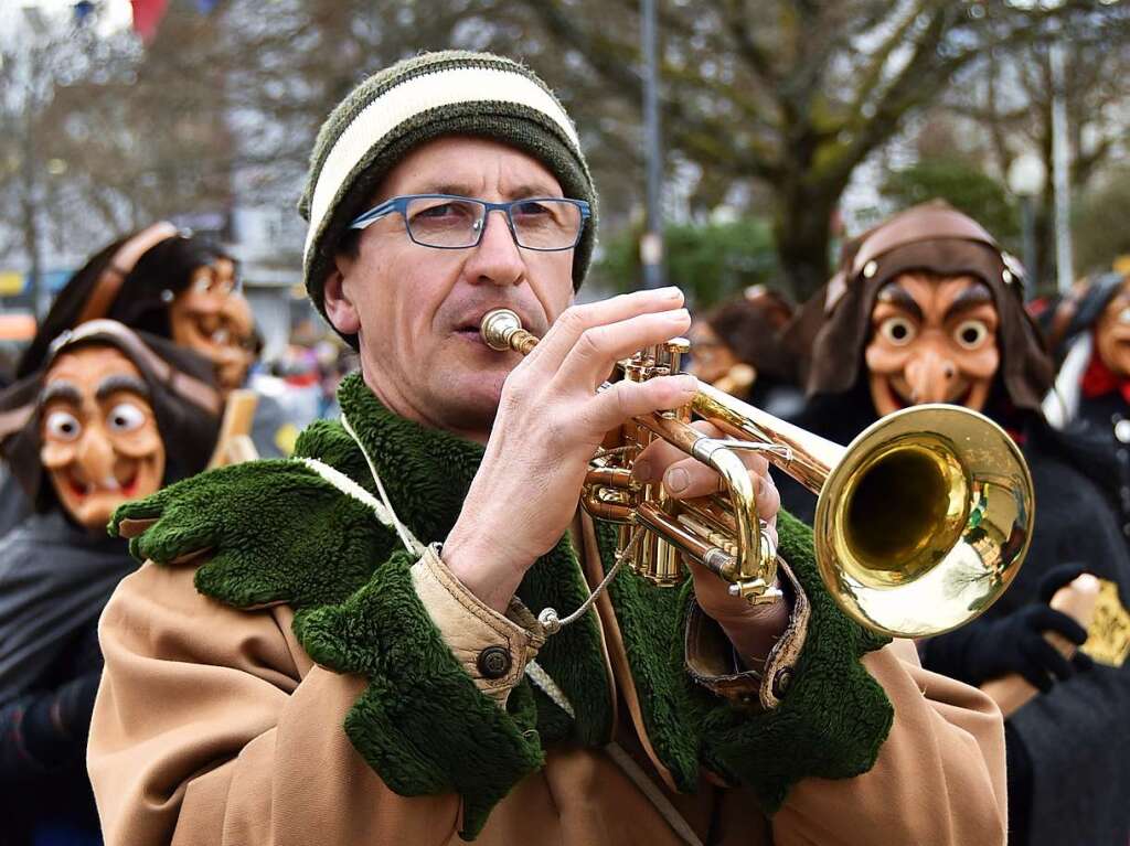 Erst sonnig-warm, dann feucht-frhlich war der Fasnetmendig-Umzug in Denzlingen.