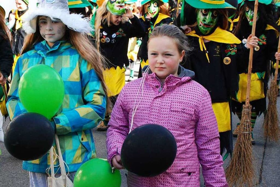 Bunt und fröhlich sind kleine und große Narren. (Foto: Maja Tolsdorf) Bunt und fröhlich sind kleine und große Narren. (Foto: Maja Tolsdorf)