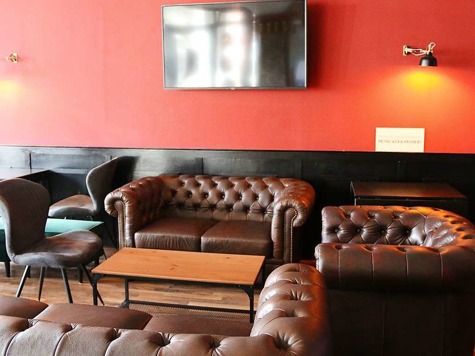Die Sofas sind neu -auch der Rest der Räumlichkeiten wurde verändert.  | Foto: Gina Kutkat