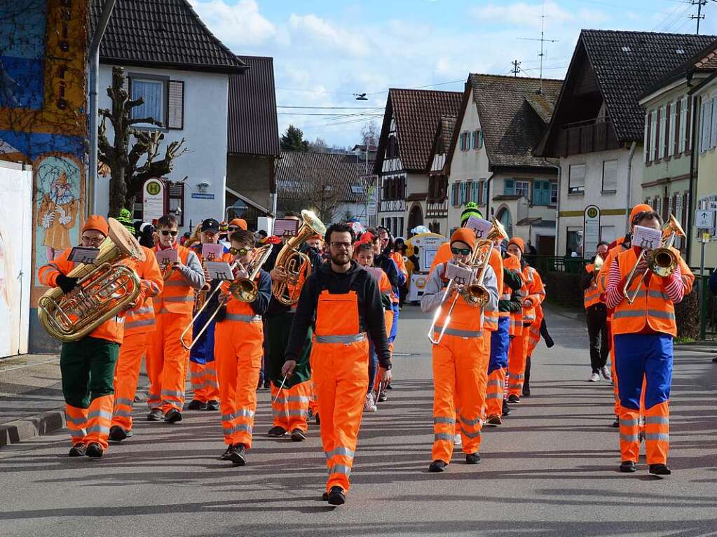 Umzug in Jechtingen: die Winzerkapelle