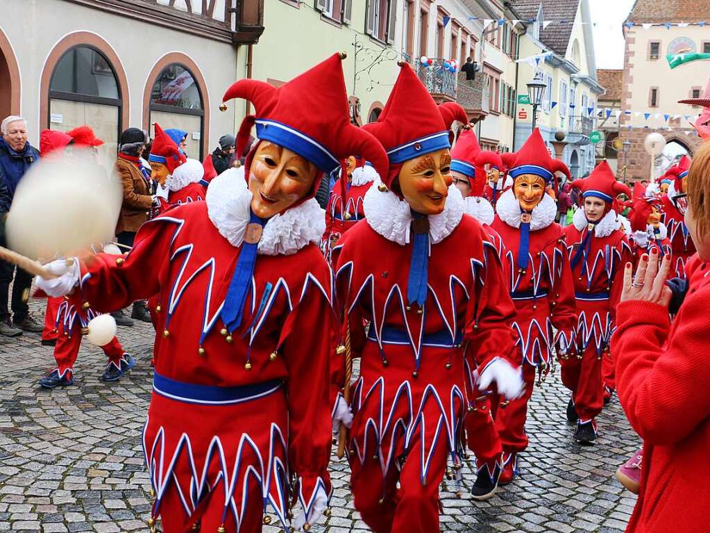 Umzug in Endingen: Hunderte kleiner und groer Jokili zogen am Montag durch die Stadt.