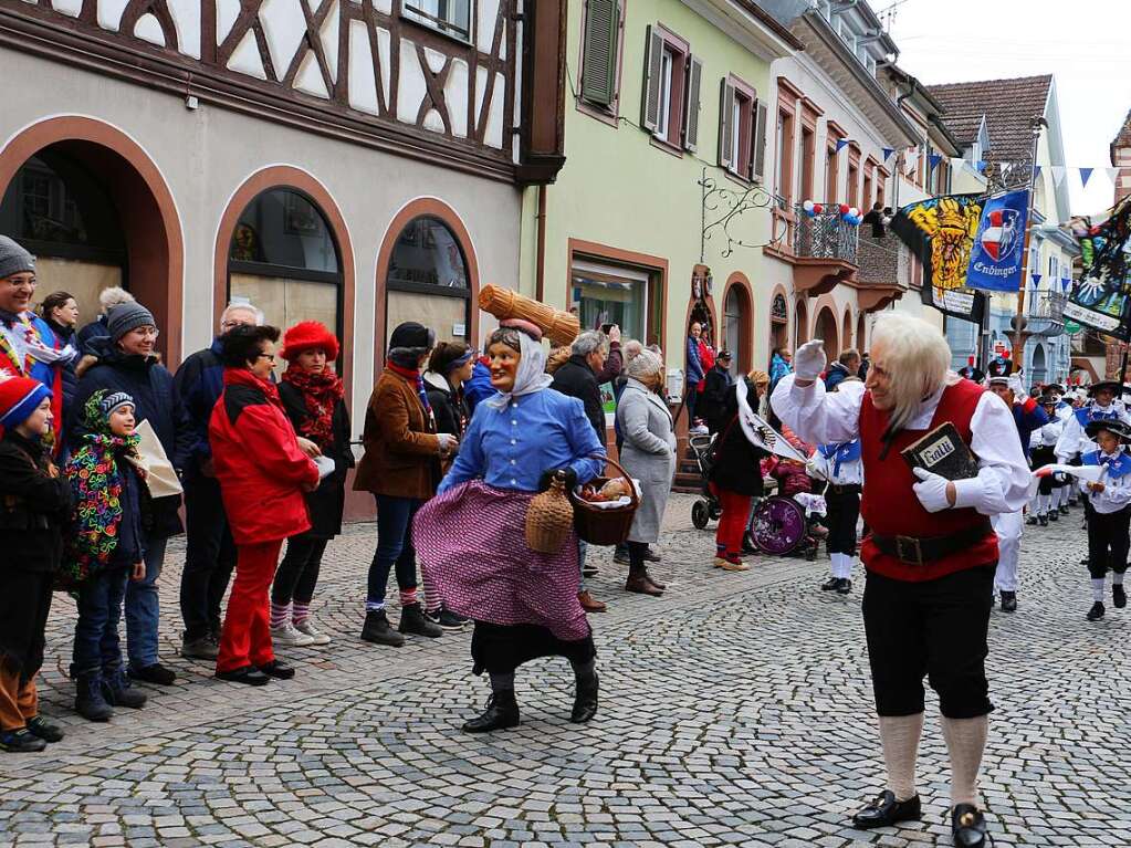 Umzug in Endingen: Die Traditionsfiguren der Endinger Fasnet und der Spielmannszug fhrten den Umzug an.