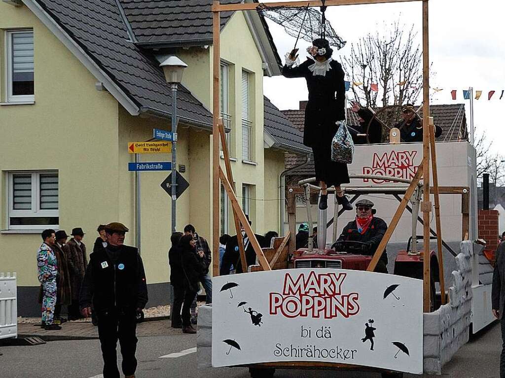 Umzug in Wyhl: Die Schirhocker mit ihrer Mary Poppins