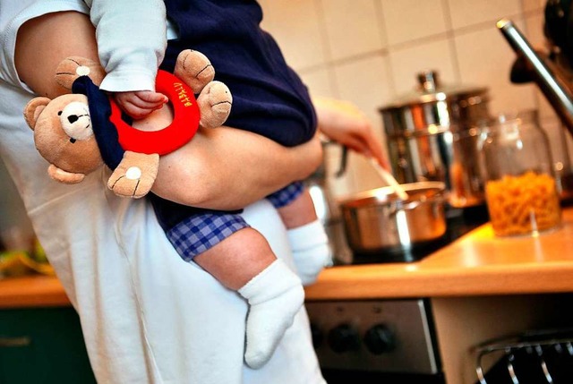 Familienpaten knnen Mtter mit Kleinkindern untersttzen (Symbolbild).  | Foto: Jan Woitas