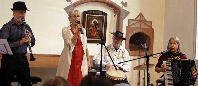 Mit dem Kammermusik-Ensemble Freiburg ...s Schlssle-Publikum diesmal schwer.    | Foto: Heidi Fssel