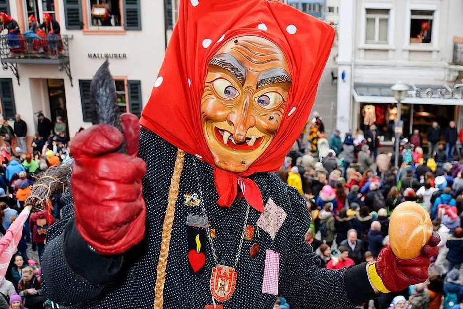 Immer wieder lohnenswert: ein Besuch Offenburgs am Fasentzischdig. <?ZP?> (Foto: hrö) Immer wieder lohnenswert: ein Besuch Offenburgs am Fasentzischdig. <?ZP?> (Foto: hrö)