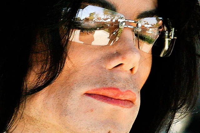 Der 2009 gestorbene Michael Jackson im... des Verdachts des Kindesmissbrauchs.   | Foto: dpa