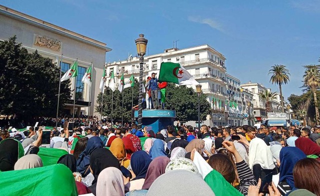 Proteste gegen Algeriens Prsidenten A...lika am Dienstag in der Stadt  Annaba   | Foto: afp