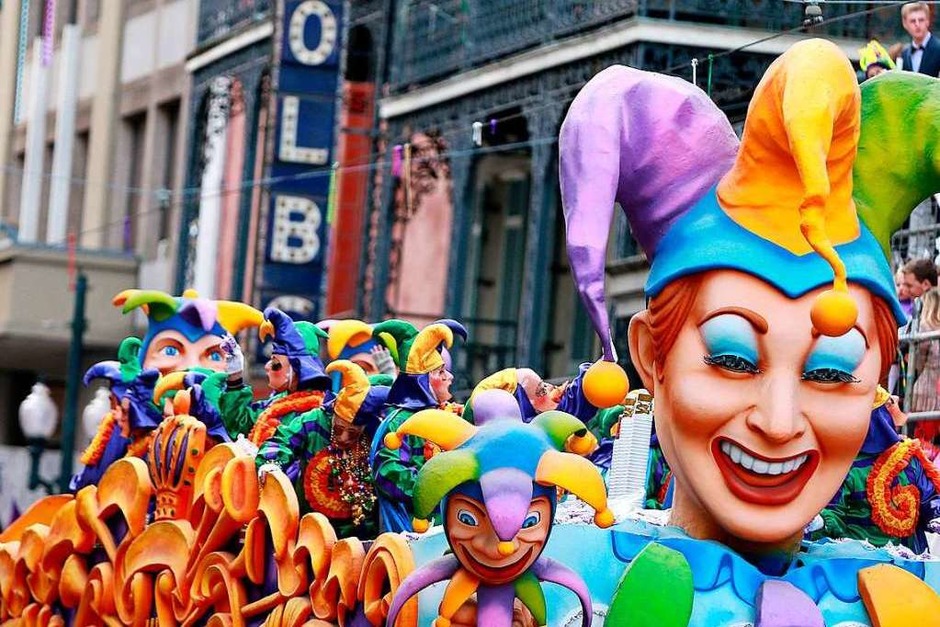 Kunstvoll geschmückte Umzugswagen: Die erste Parade gab es bereits 1857. (Foto: AFP) Kunstvoll geschmückte Umzugswagen: Die erste Parade gab es bereits 1857. (Foto: AFP)