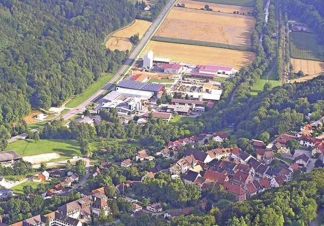 Ein Blick auf die Sthlinger Altstadt ...m Vordergrund das Loreto Krankenhaus.   | Foto: Edelgard Bernauer