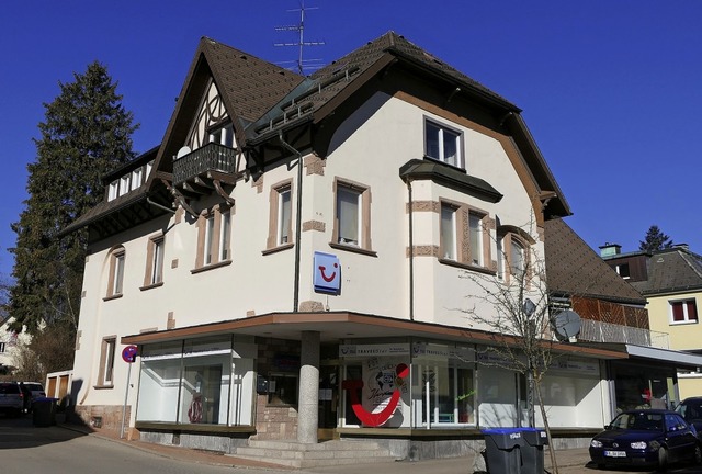 In dieses Haus an der Scheuerlenstrae zieht die Lebenshilfe ein.   | Foto: Tanja Bury