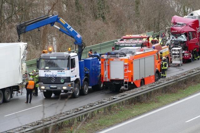 Polizei nennt Details zum Lastwagen-Unfall auf der A98 bei Lrrach