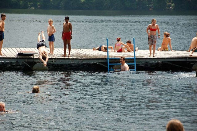 Das Strandbad am  Titisee steht auch auf der Liste der offiziellen Badegewsser.  | Foto: peter stellmach