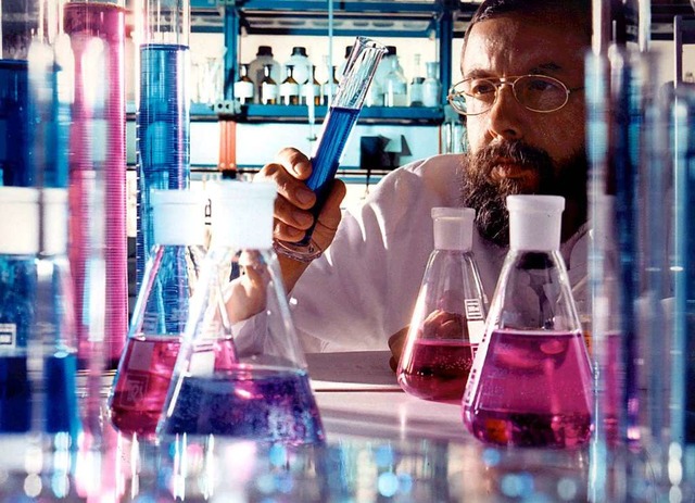 Wie geht es mit der chemisch-pharmazeutischen Industrie weiter?  (Symbolbild)  | Foto:  DPA Deutsche Presse-Agentur GmbH