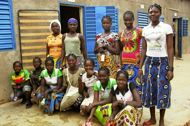 In Burkina Faso untersttzt die Emmend...auen zwischen elf und 20 Jahren leben.  | Foto: Stiftung Brcke