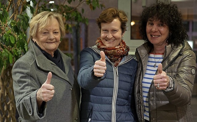 Rita Mosel, Petra Thyen und Claudia He...n die Arbeit im Gemeinderat spannend.   | Foto: Wehrle