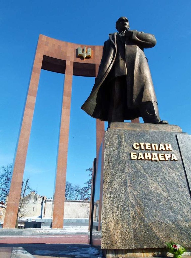 Das Denkmal fr den Nazikollaborateur Stepan Bandera in Lviv  | Foto: Ulrich Krkel