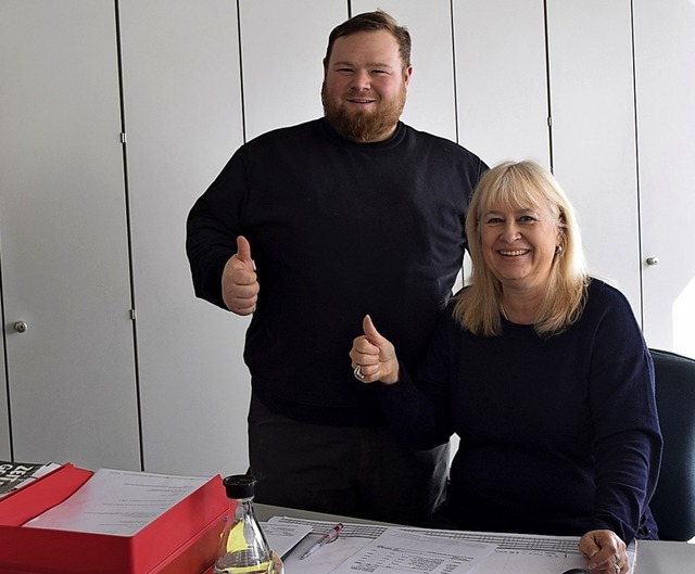 Schauen optimistisch in die Zukunft: J...bi Dannenberger, die im Bro arbeitet.  | Foto: hwu