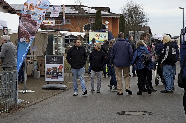 Rund  zwei Dutzend Betriebe stellen ih...ibt es einen verkaufsoffenen Sonntag.   | Foto: mue