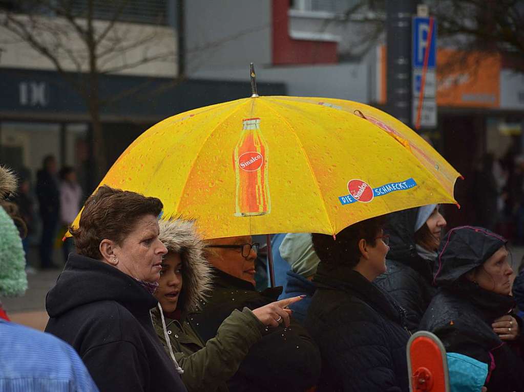 12.000 Menschen kamen nach Weil am Rhein zum Buurefasnachtsumzug.